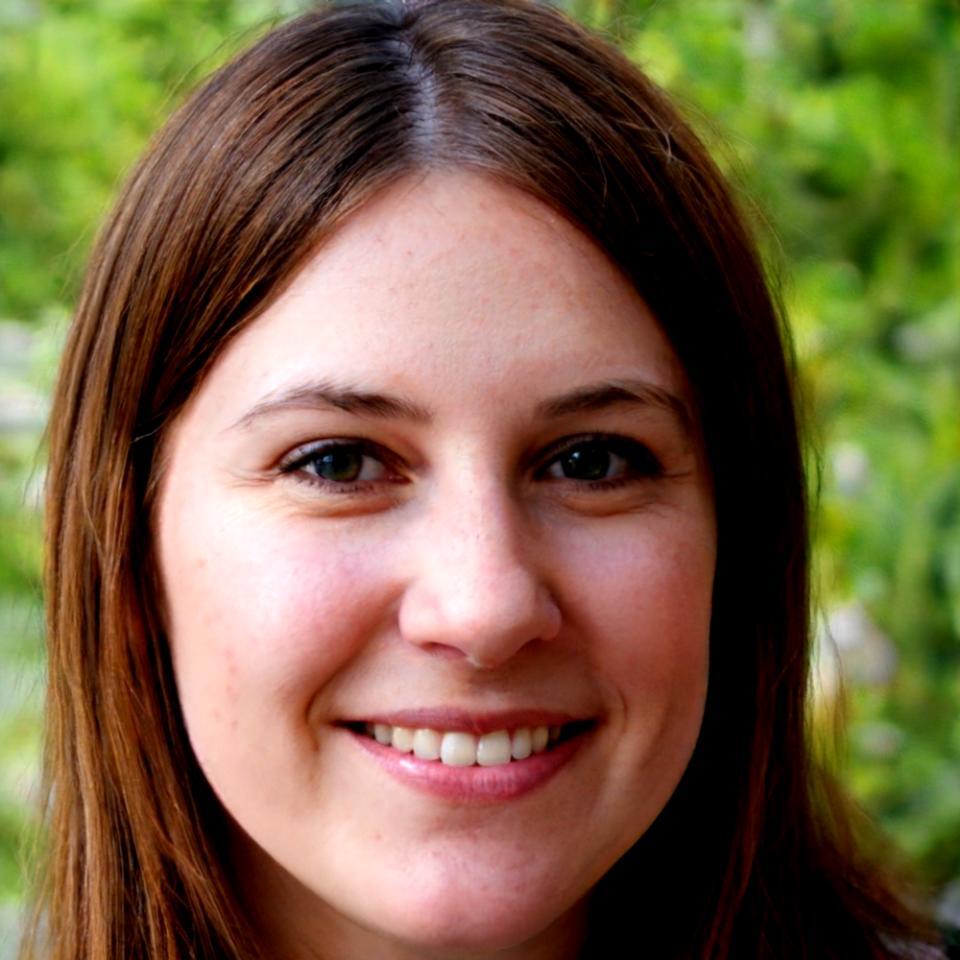 Dr. Anna Weber - Datenanalytik und Prognosemodelle